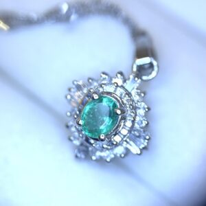 Pt850 エメラルド メレダイヤ ネックレス